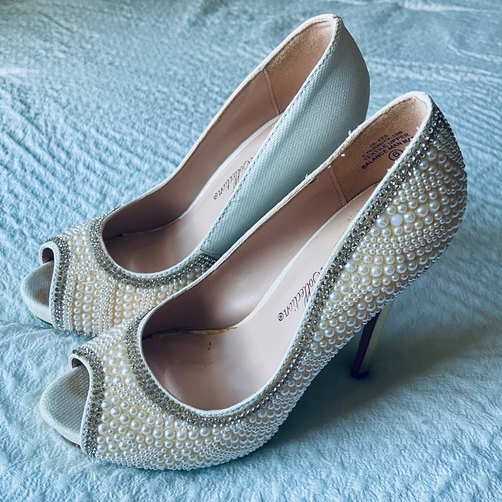 Elegant White High Heels with Rhinestone Detailing